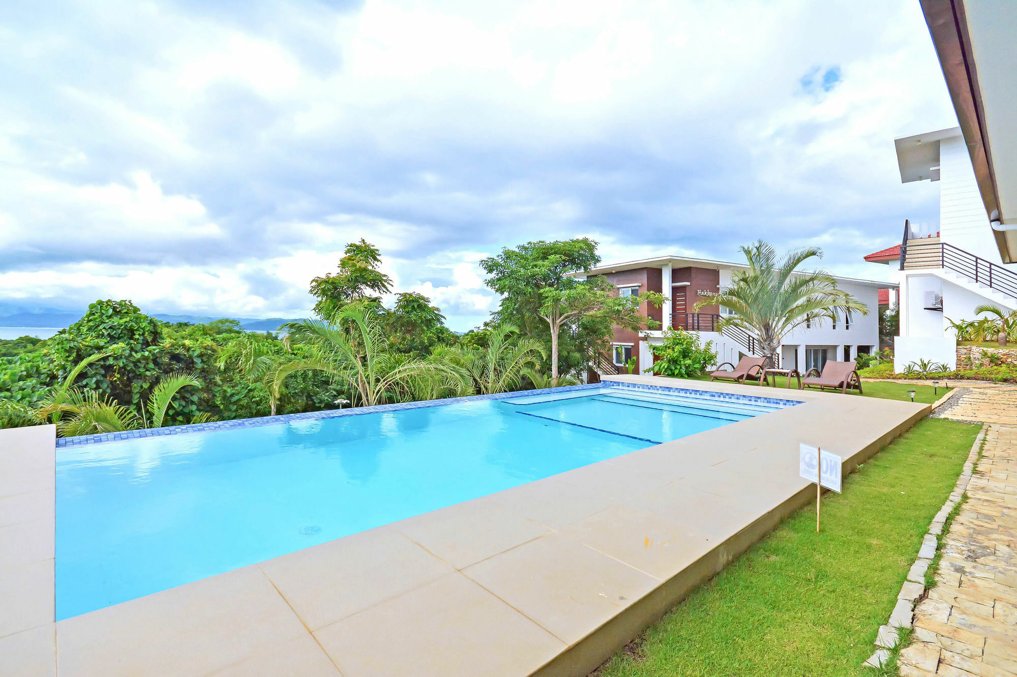 One Hagdan Villas Yapak Exterior photo