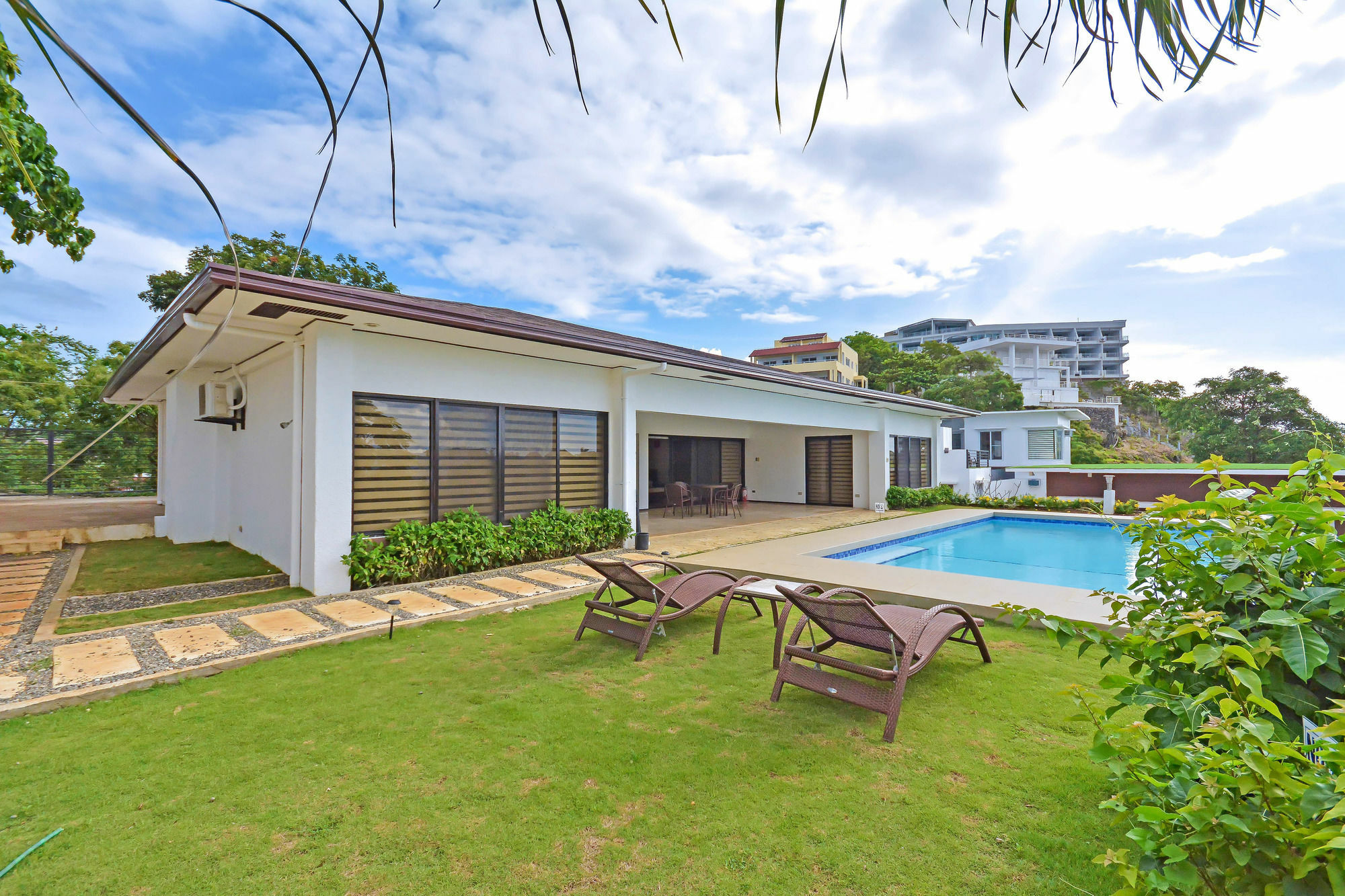 One Hagdan Villas Yapak Exterior photo