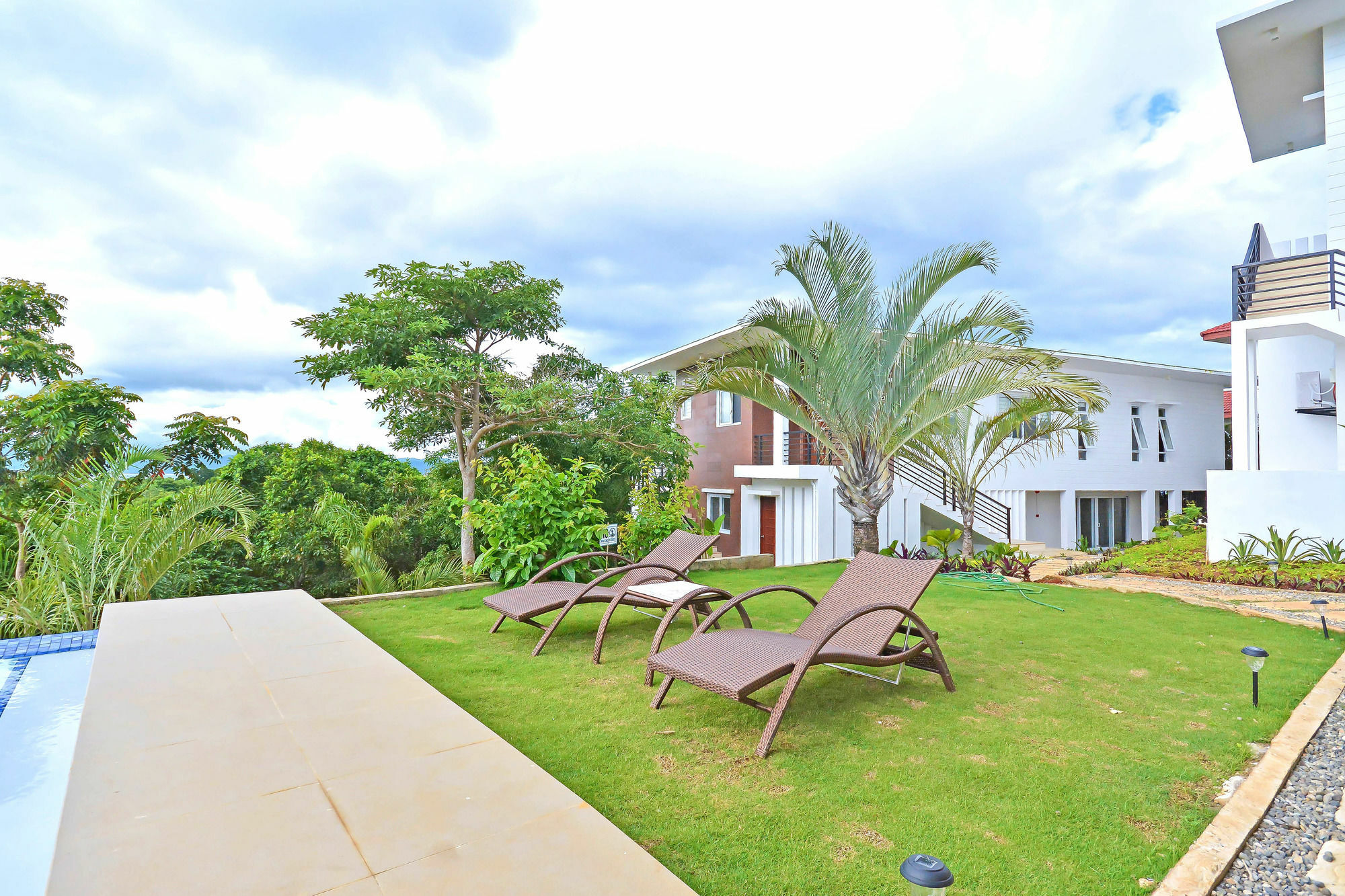 One Hagdan Villas Yapak Exterior photo